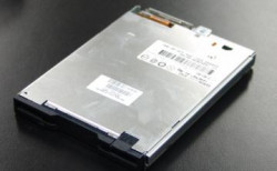 Привод HP 361402-001 DL360G4 SATA Floppy Drive Kit-361402-001(NEW)