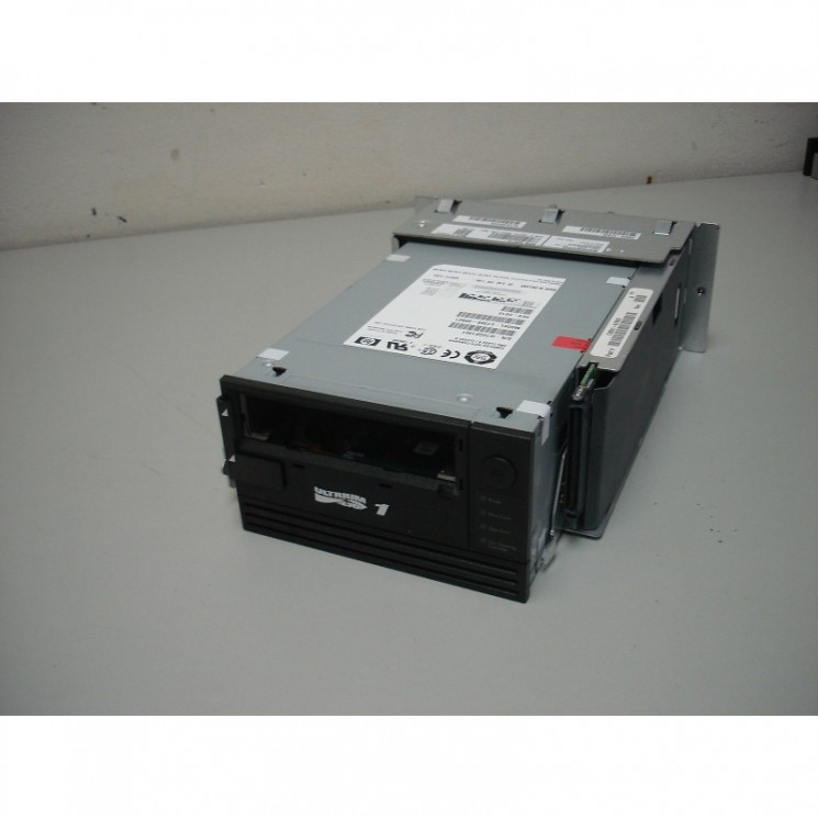 Привод HP 2R713 HP/Dell Ultrium LTO 1 100/200GB Loader Tape-2R713(NEW)