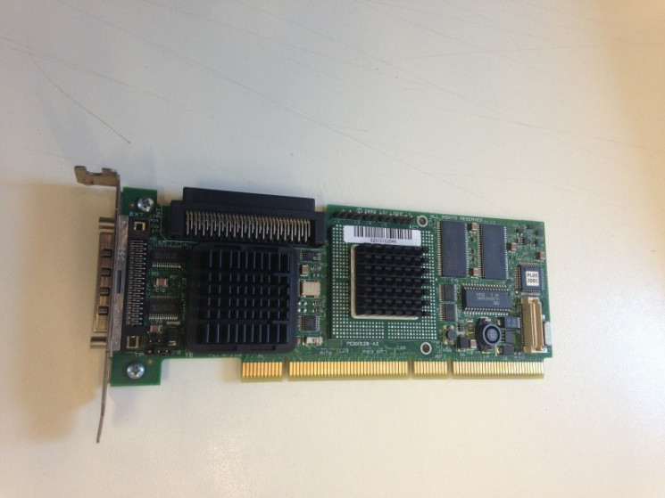 Контроллер Dell PERC4/SC Контроллер RAID SCSI 320-1 LSI531020/Intel GC80302 64Mb Int-1x68Pin Ext-1xVHDCI PCI/PCI-X-PERC4/SC(NEW)