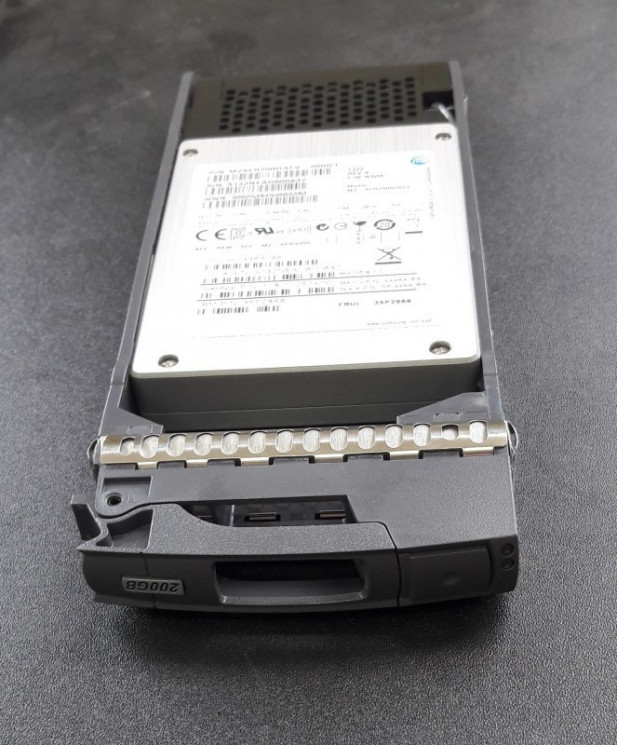 Накопитель NetApp 108-00257+A0 200GB SSD 2.5" for DS2246 FAS2240-108-00257+A0(NEW)