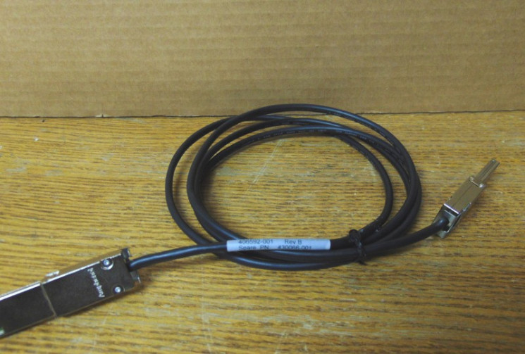 Кабель HP 406592-001 mini-SAS 2M Cable assembly-406592-001(NEW)