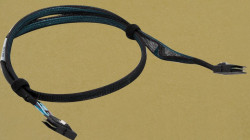 Кабель IBM 81Y6476 Mini SAS 840mm Cable SYSTEM X3250-81Y6476(NEW)